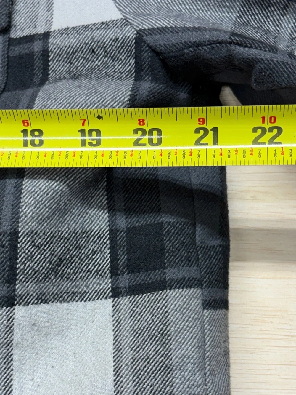 Levi's Men's Size M Quilted Lined Flannel Shirt Jacket Gray Black Plaid Shacket - Picture 9 of 10